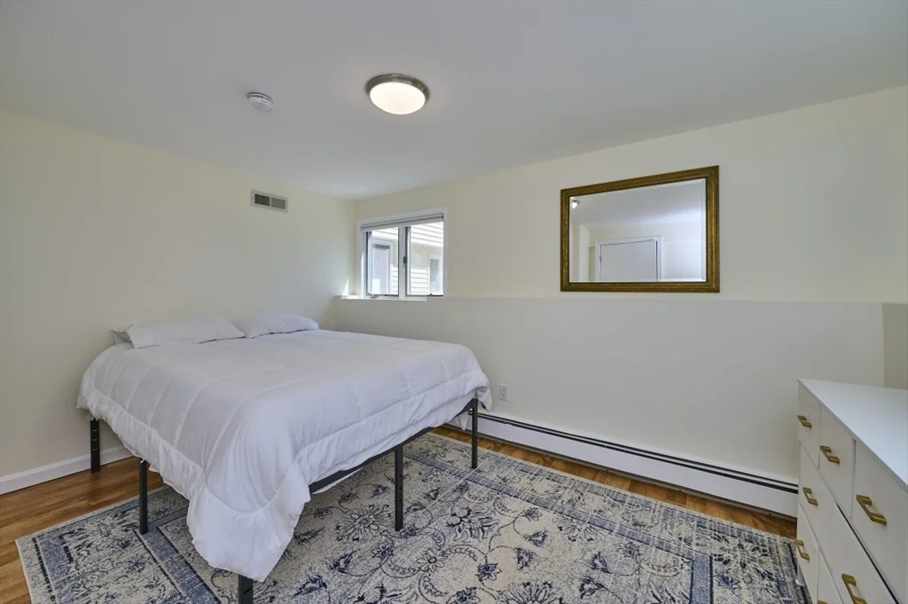 37 Locust St, Burlington