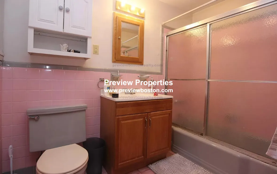 9 Braemore Rd, Brighton