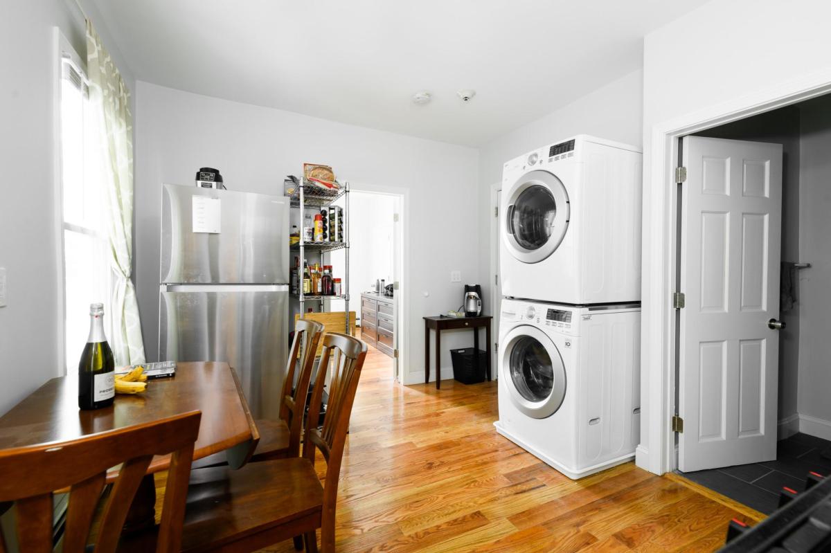 417 Cardinal Medeiros Ave, Wellington-Harrington