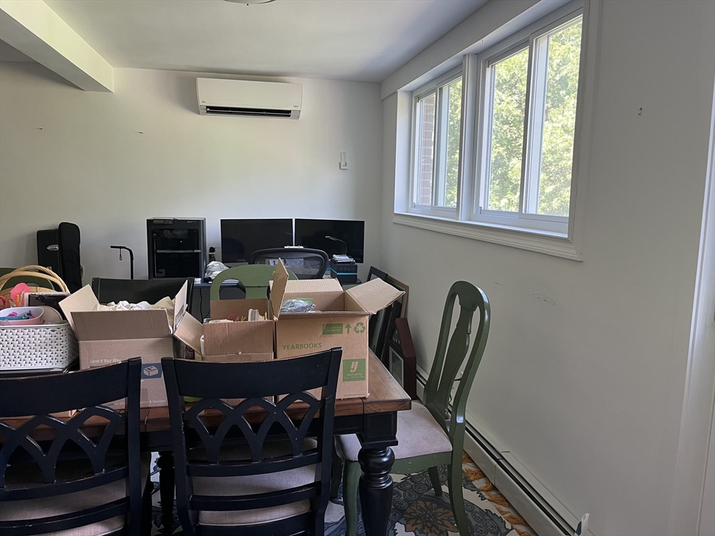 16 Foster Rd, Lexington