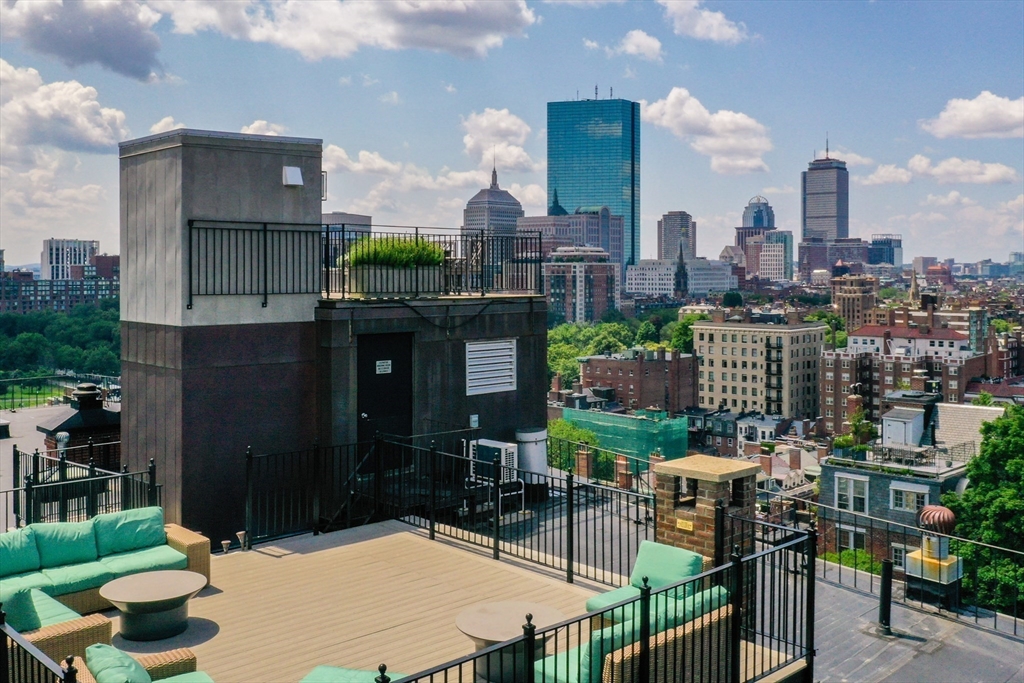 27 Chestnut St, Beacon Hill