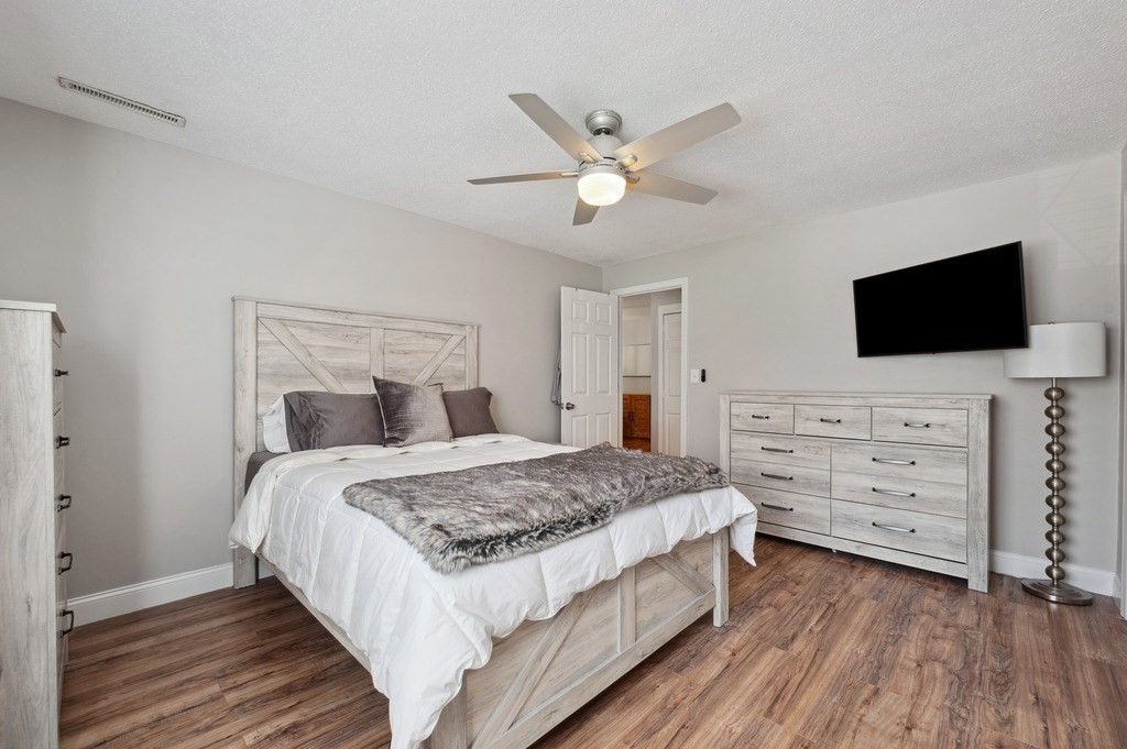 7 Greenbriar Dr, North Reading