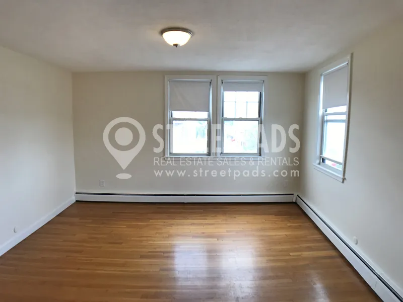160 North Beacon St, Brighton