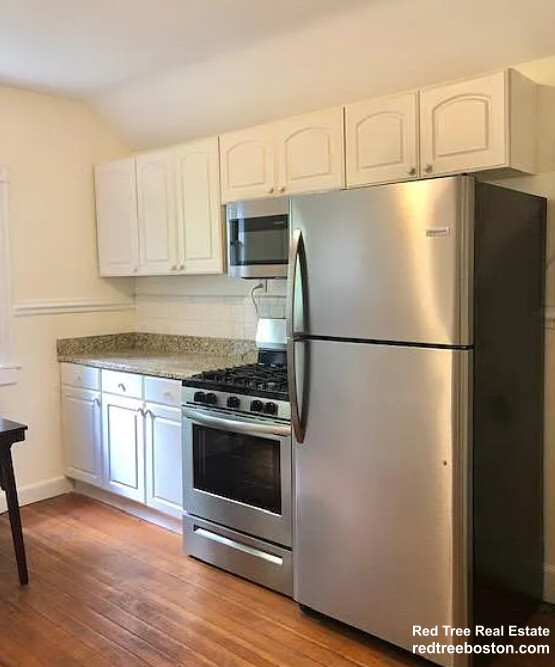 41 Gordon St, Allston