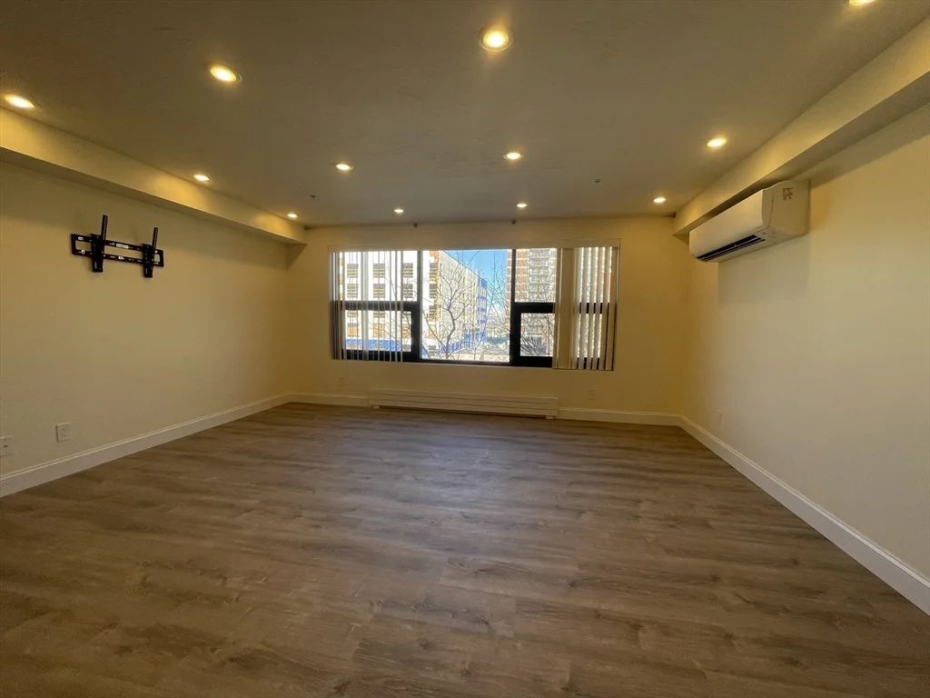 1028 Commonwealth Ave, Fenway