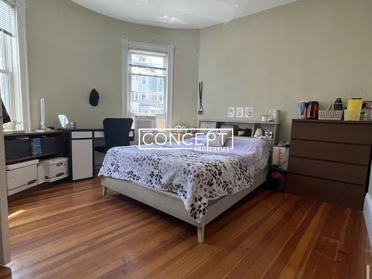 65 Hillside St, Mission Hill