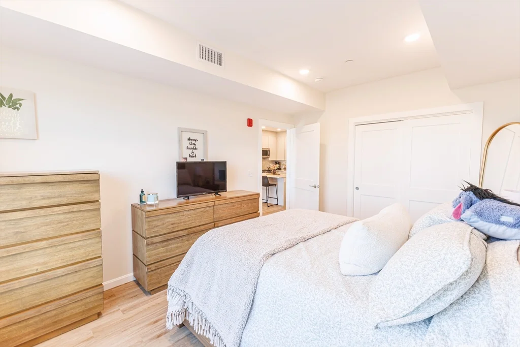 458 Washington St, Brighton