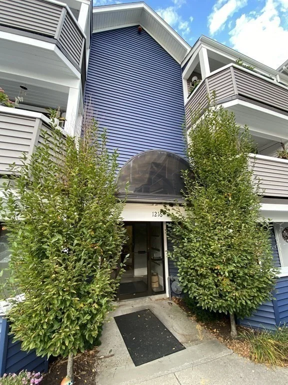 1216 Vfw Pkwy, West Roxbury