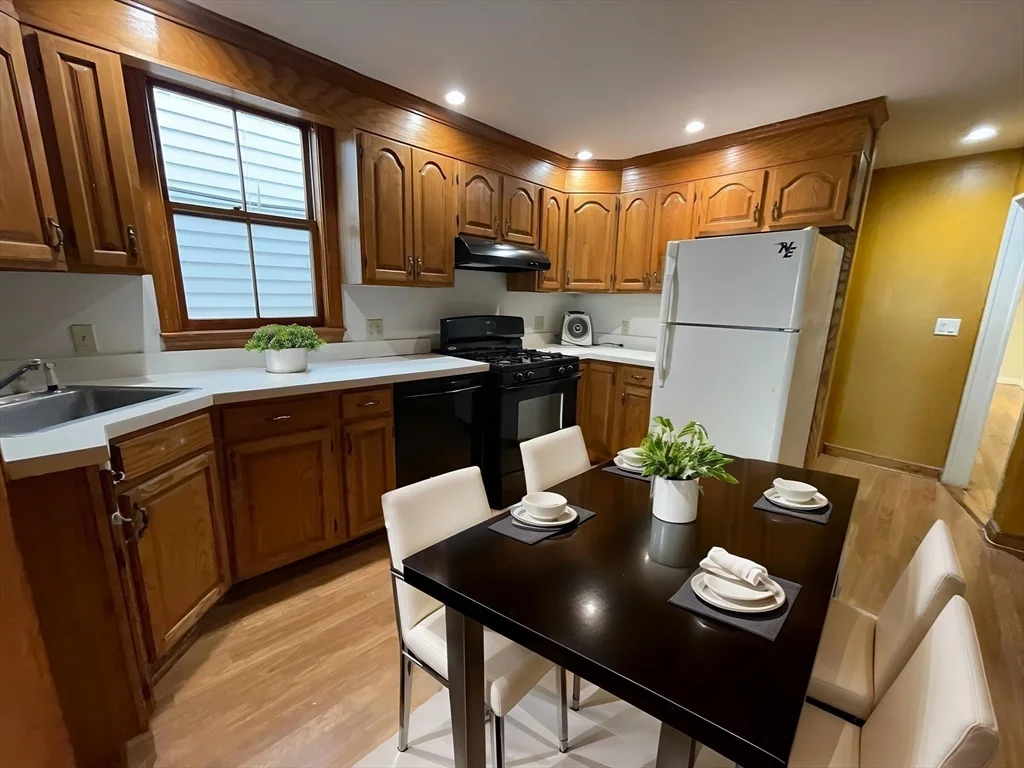 338 K St, South Boston