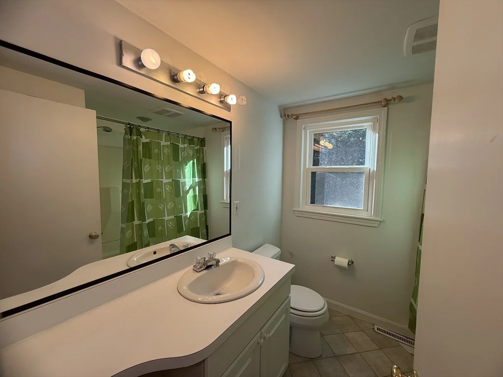 45 Richardson St, Billerica