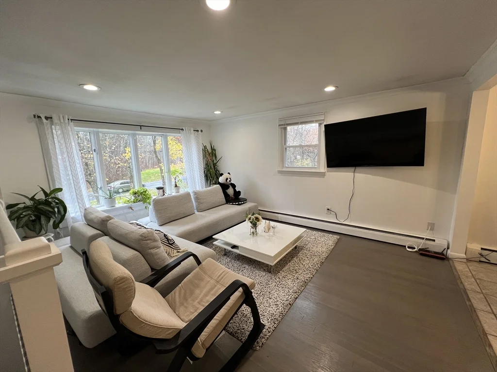 183 Oak St, Raynham