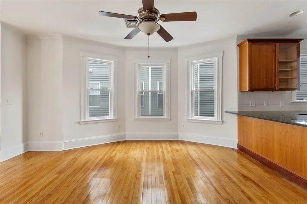 114 Trowbridge, Mid Cambridge