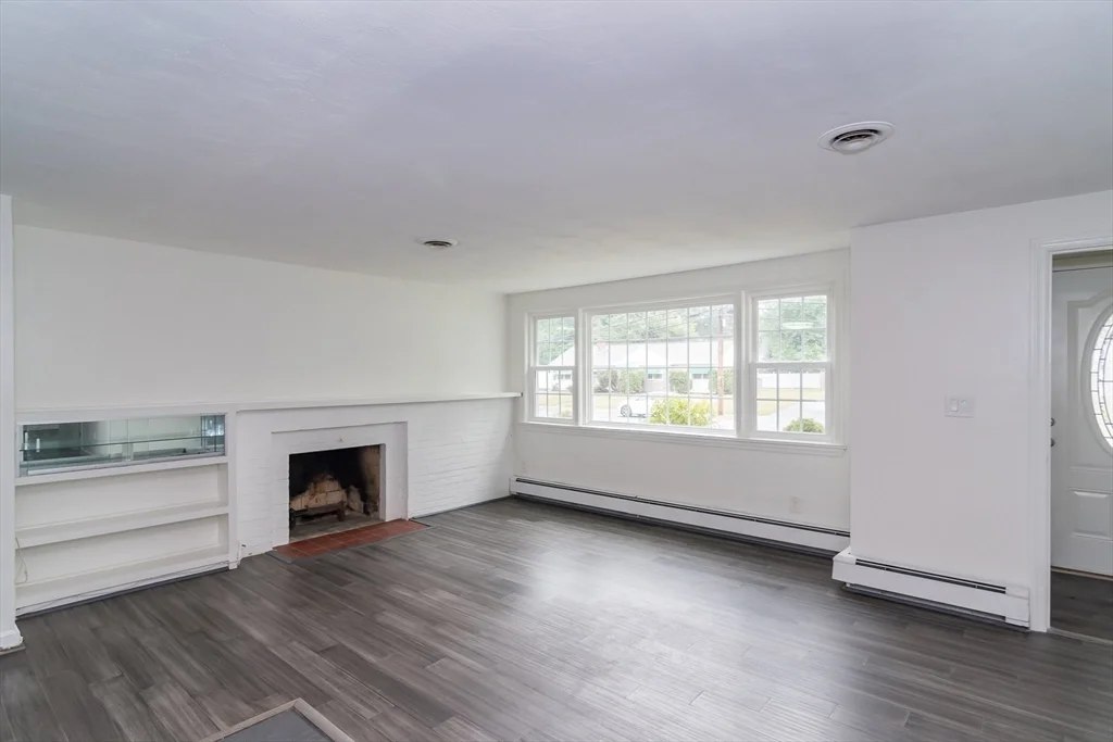 22 Wethersfield Rd, Natick