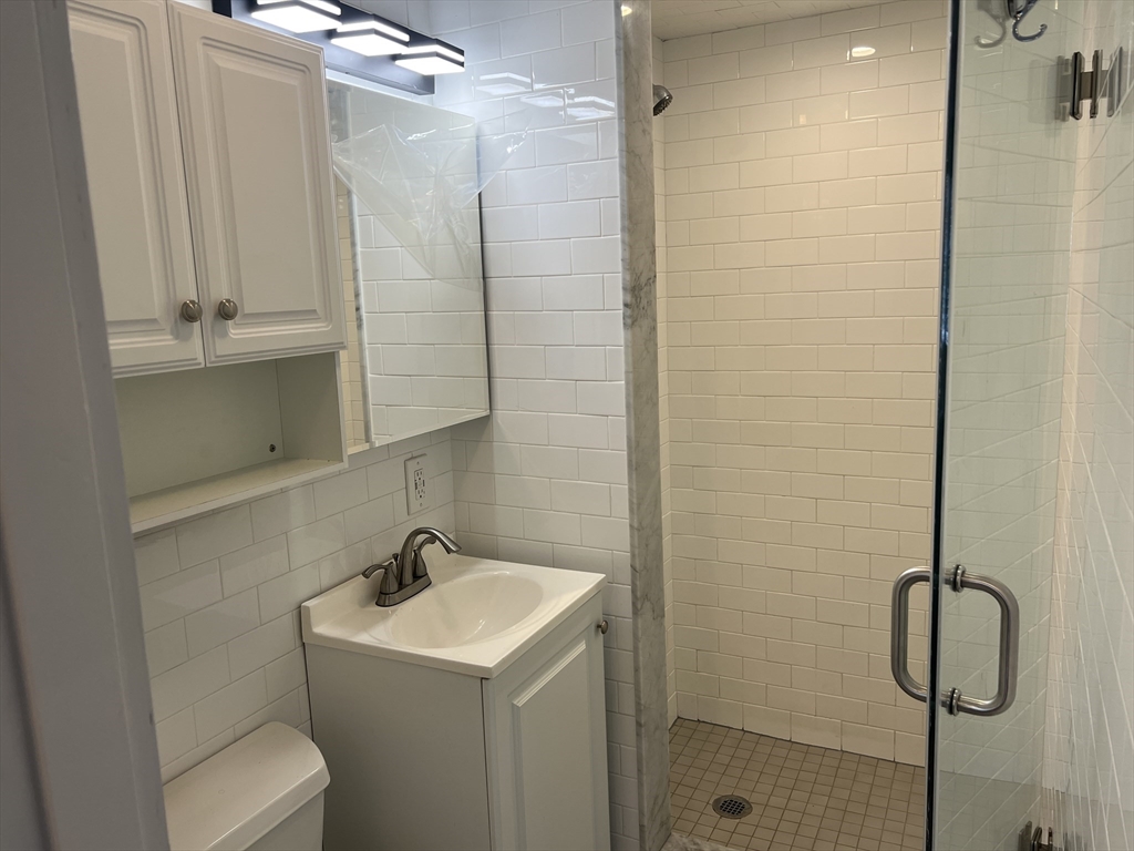 28 Neptune Ave, Winthrop