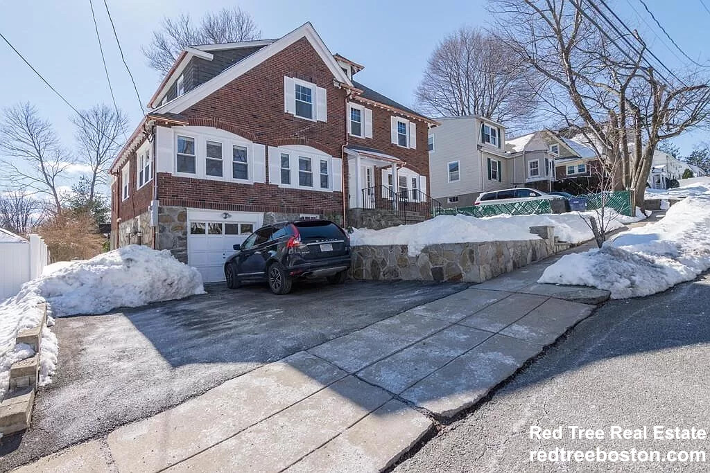 5 bed, 2.5 bath apartment for rent at 46 Cerdan Ave, West Roxbury — photo 32 of 50