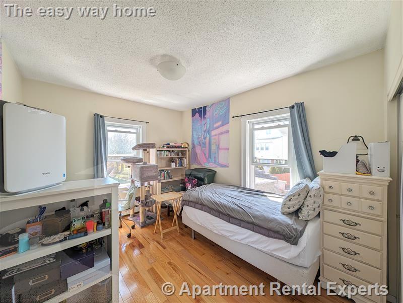 489 Main St, Magoun Square