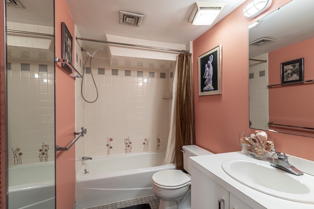 54 Trowbridge, Mid-Cambridge