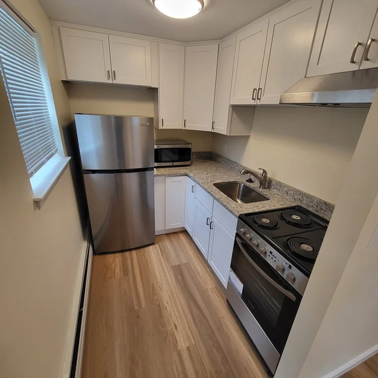 210 Hillside Ave, Needham Heights