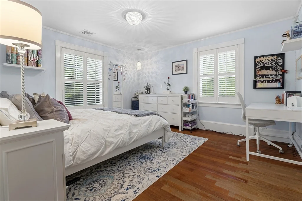 21 Clover St, Belmont