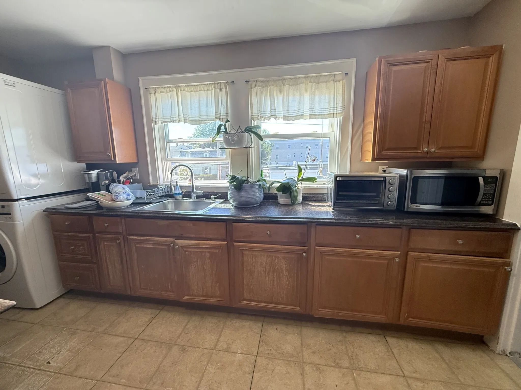 692 Moody St, South Side