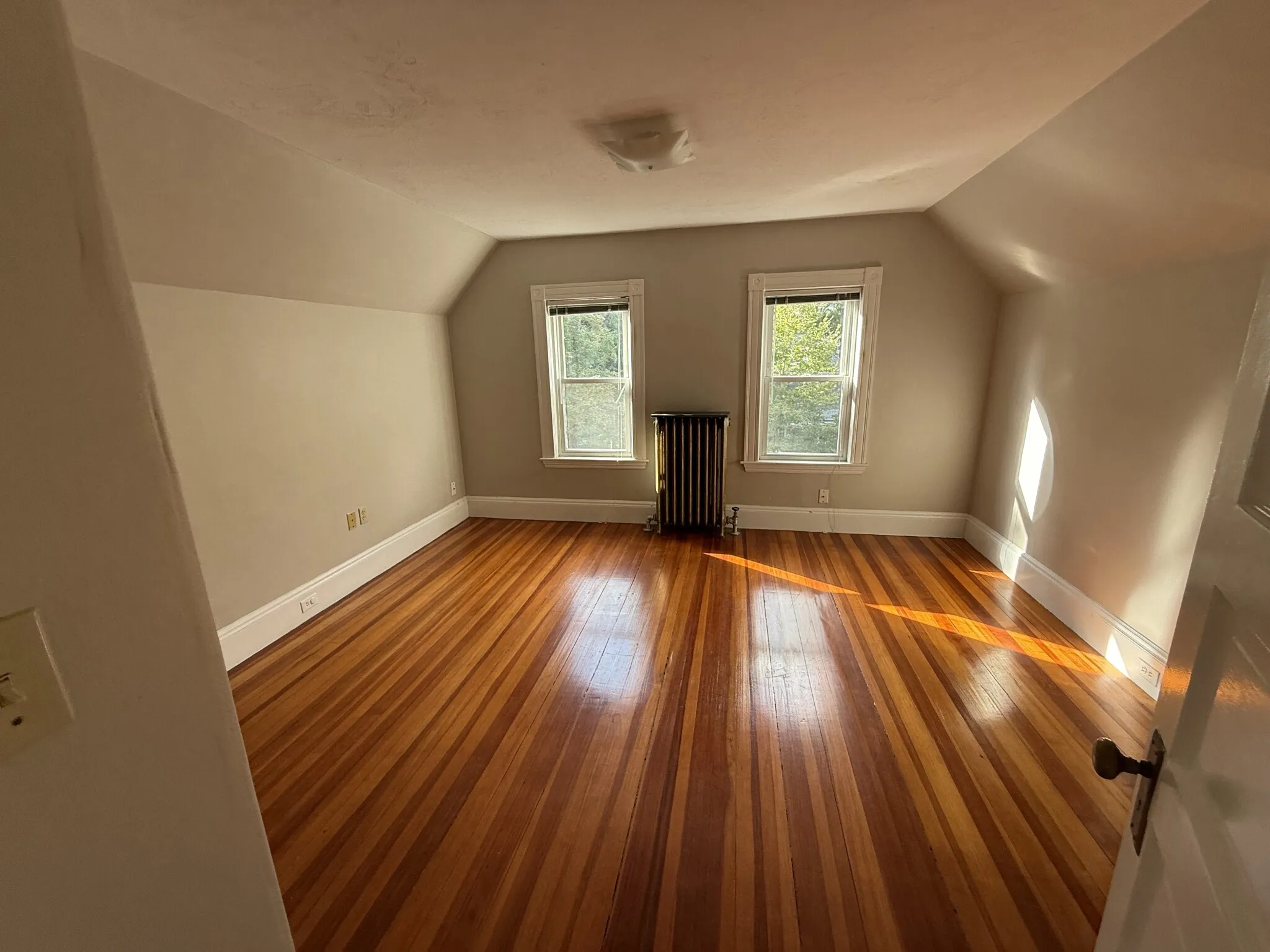 262 Lake Ave, Newton Highlands