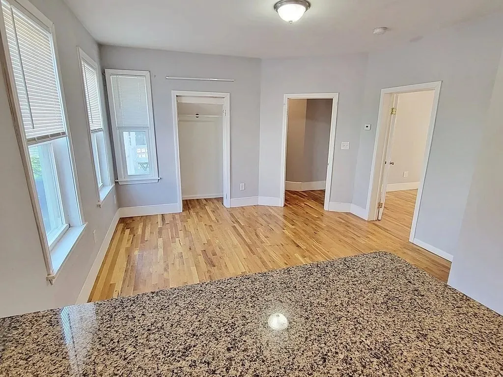 39 Pinckney St, East Somerville