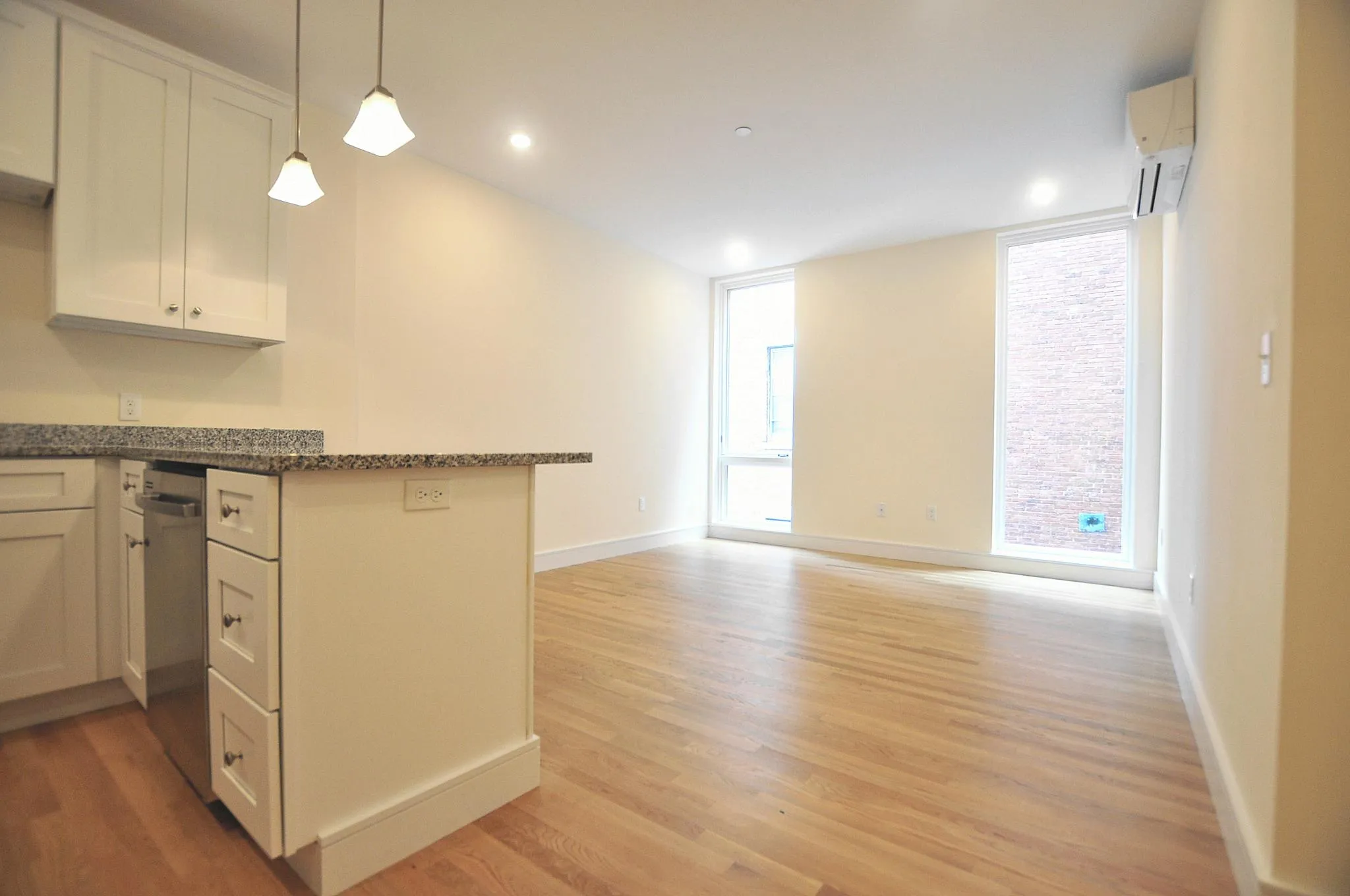 877 Beacon St, Fenway