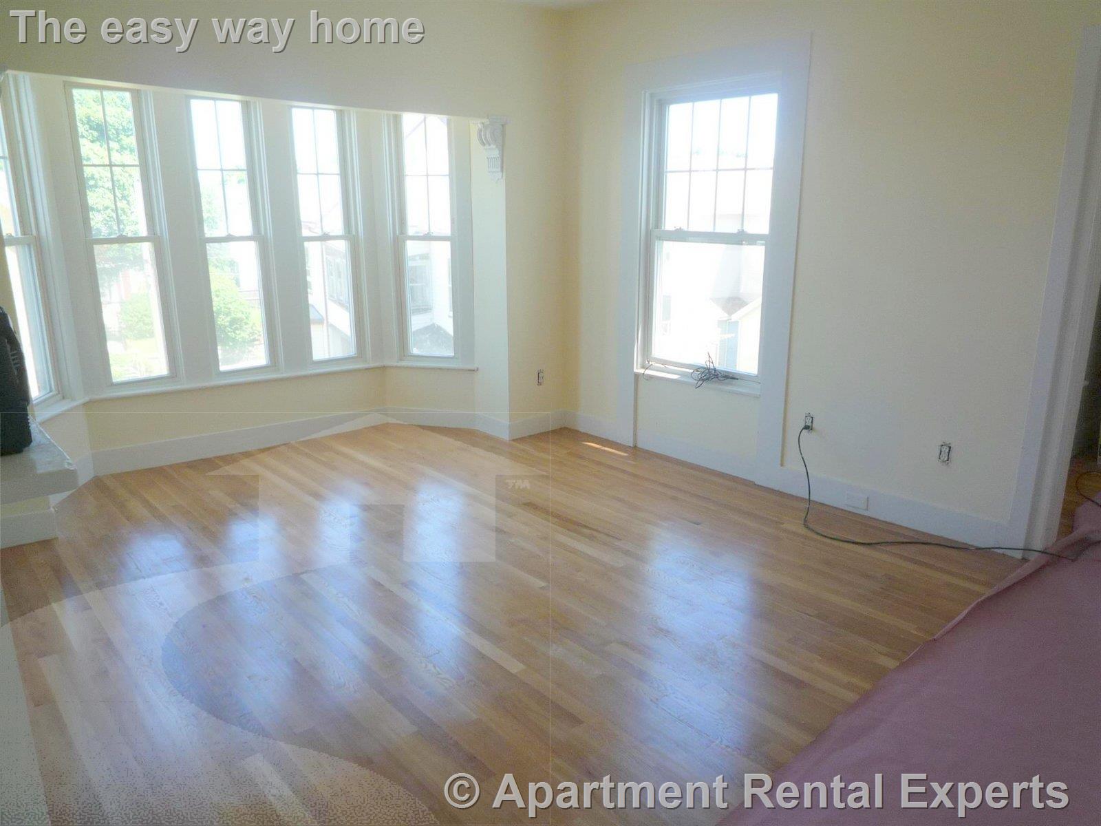 14 Rockland Pl, Malden Center