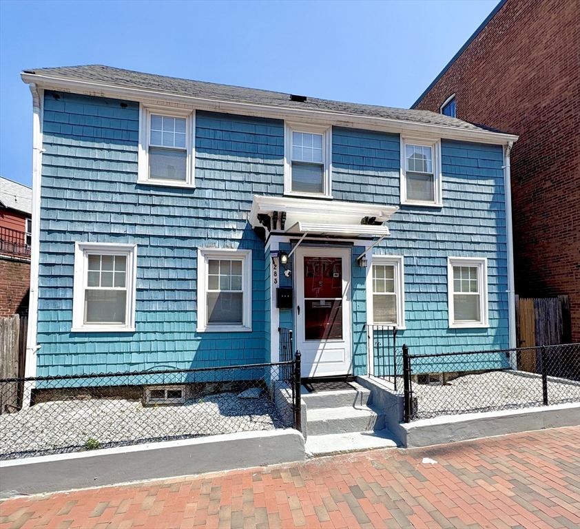 285 Roxbury St, Roxbury