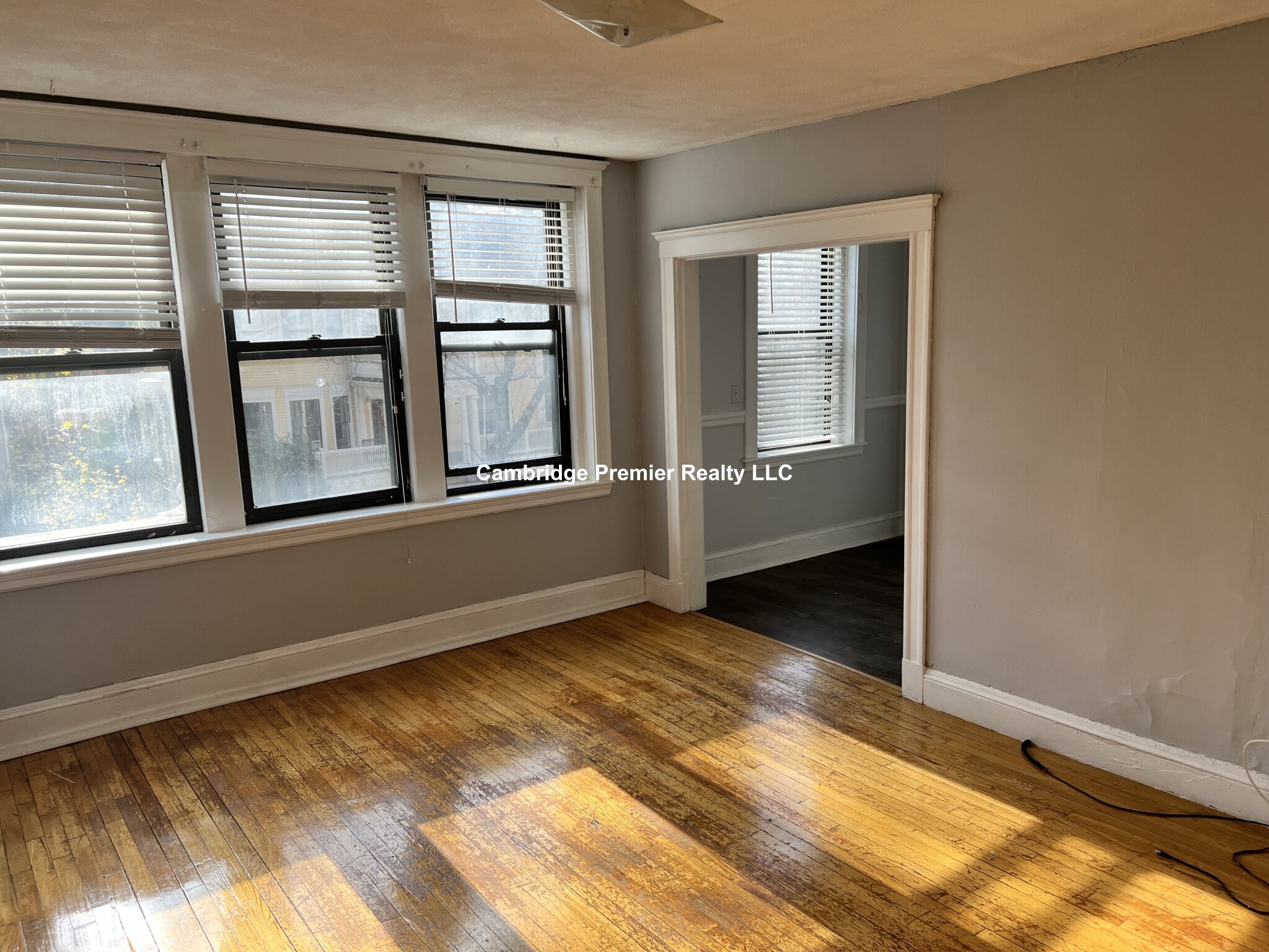 335 Harvard St, Mid-Cambridge