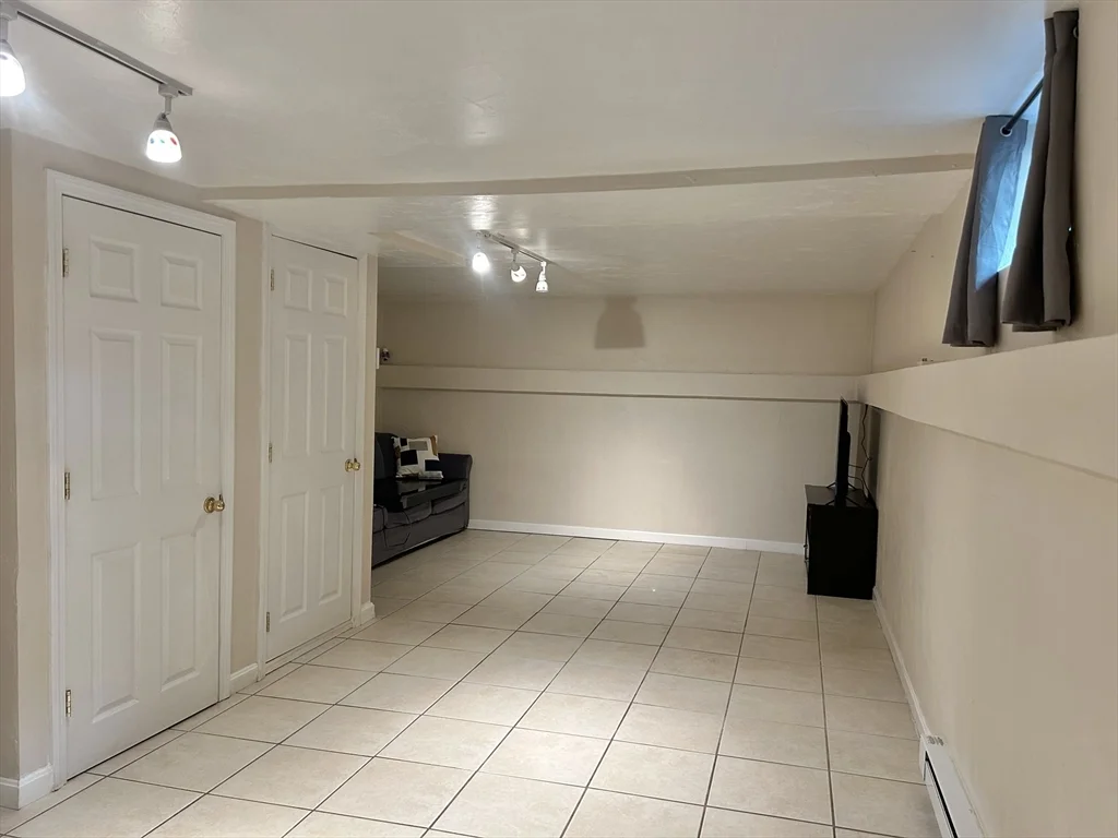 11 Carpenter Ave, Attleboro
