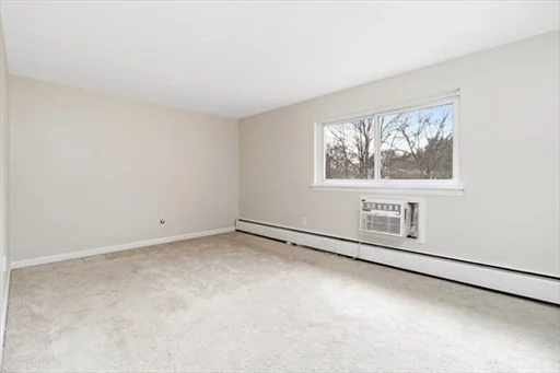 146 Bishop Dr, Framingham