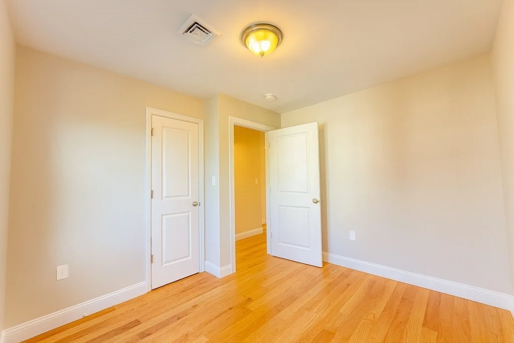 46 Wellington St, Waltham