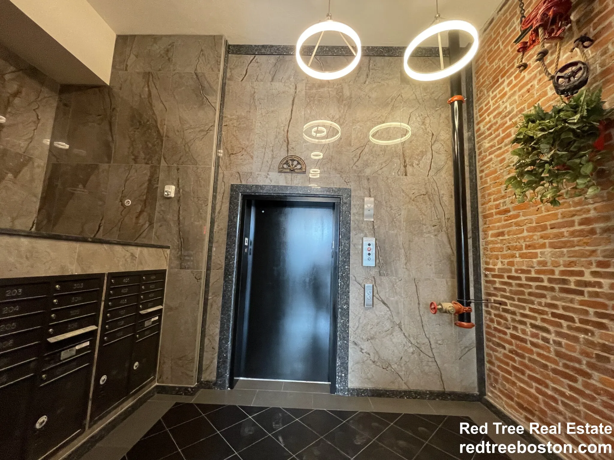 1028 Commonwealth Ave, Brighton