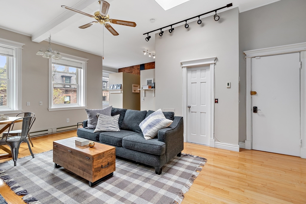 127 Marlborough St, Back Bay