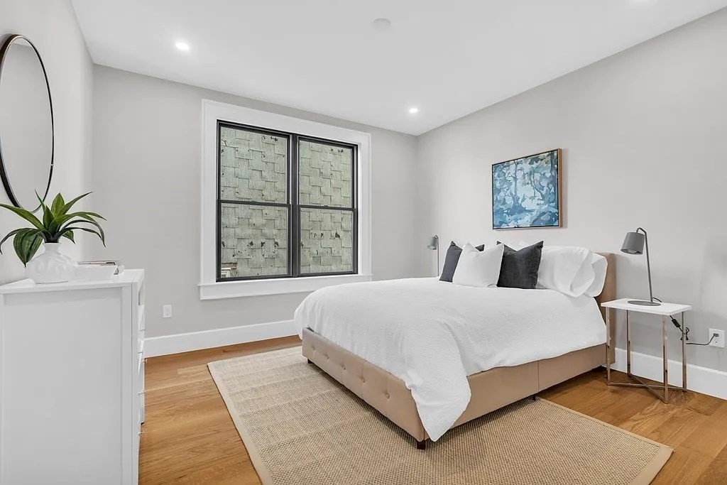 9 Glover Ct, South Boston