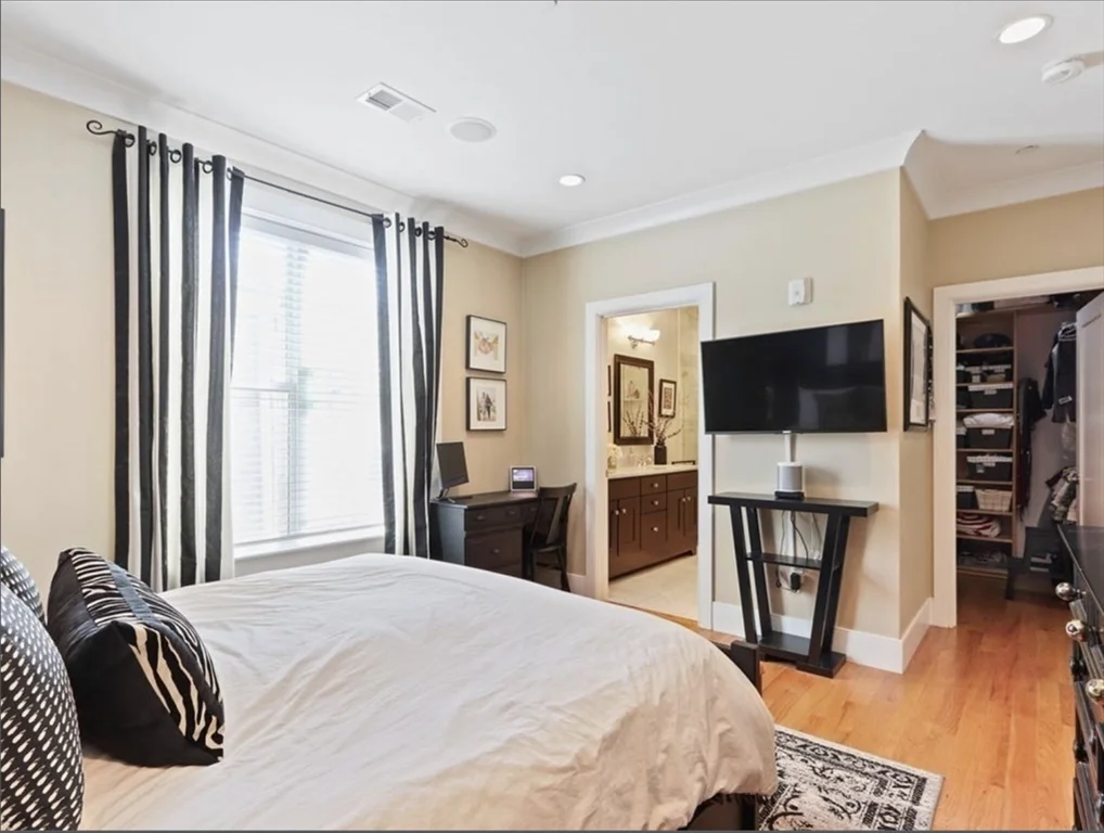 525 E 7th St, South Boston