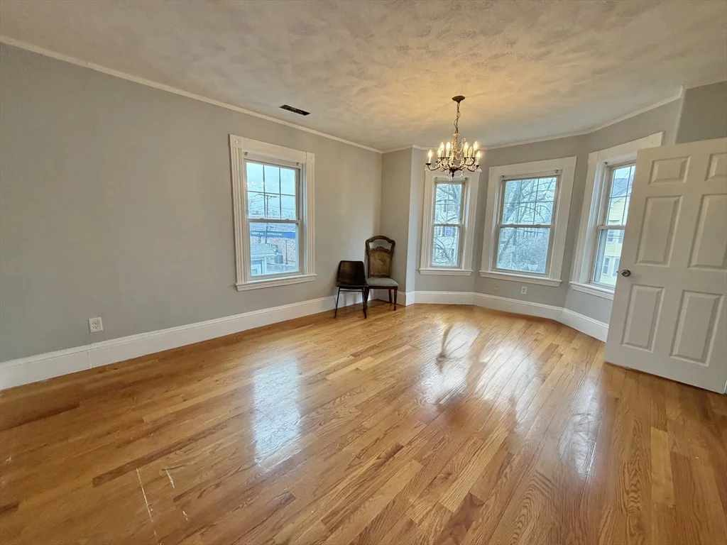 786 Moody St, Waltham