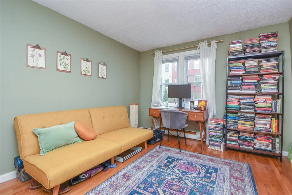 99 Bartlett St, Charlestown