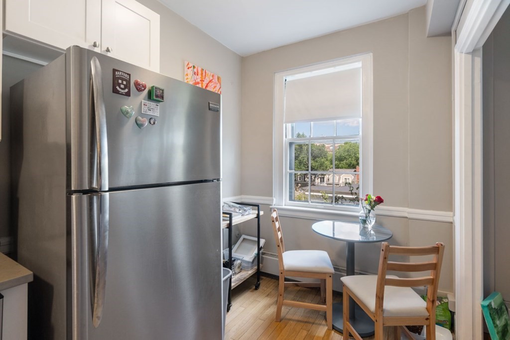 988 Memorial Dr, Harvard Square