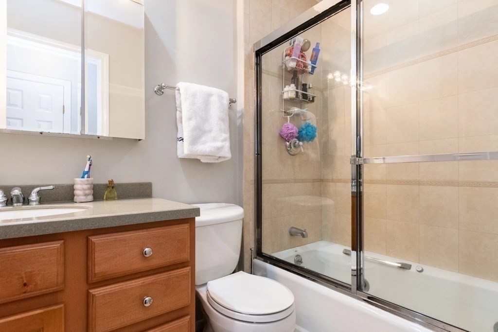 12 Hereford St, Back Bay