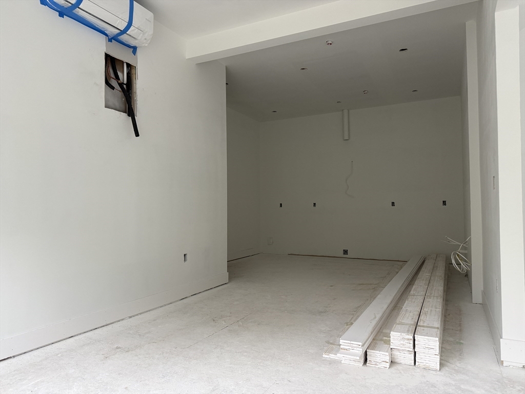 251 Sladen St, Dracut