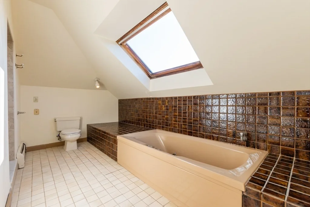 81 Cushing Ave, Belmont