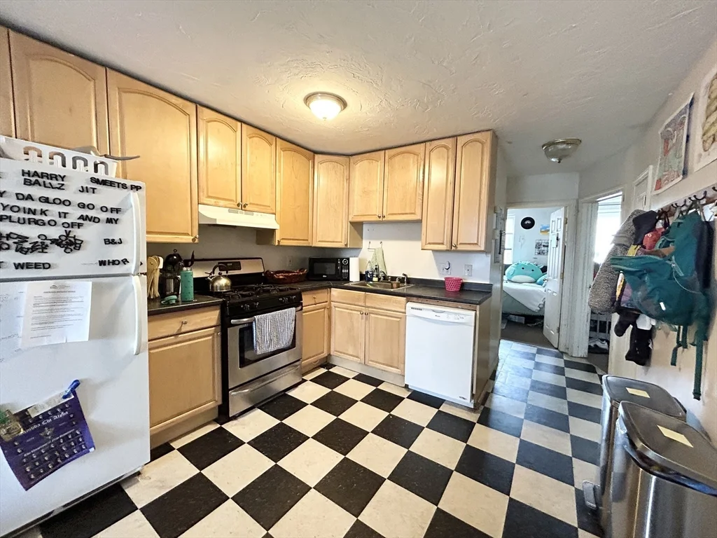 90 Hammond St, South End