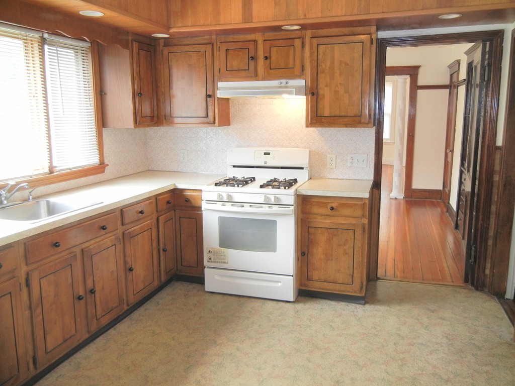 8 Pleasant St, Dorchester