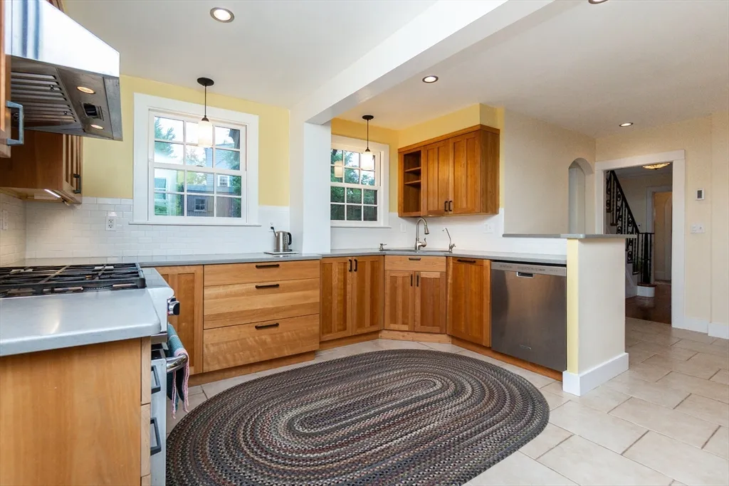 93 Churchill Ave, Arlington