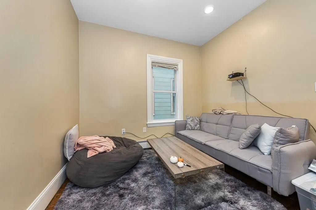 1566 Tremont St, Mission Hill