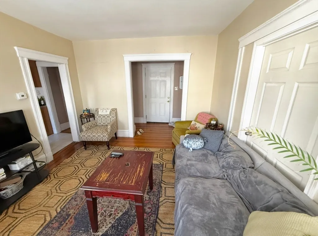 49 Conwell Ave, West Somerville