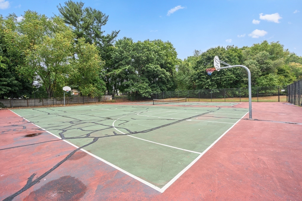 5 Walker Rd, North Andover