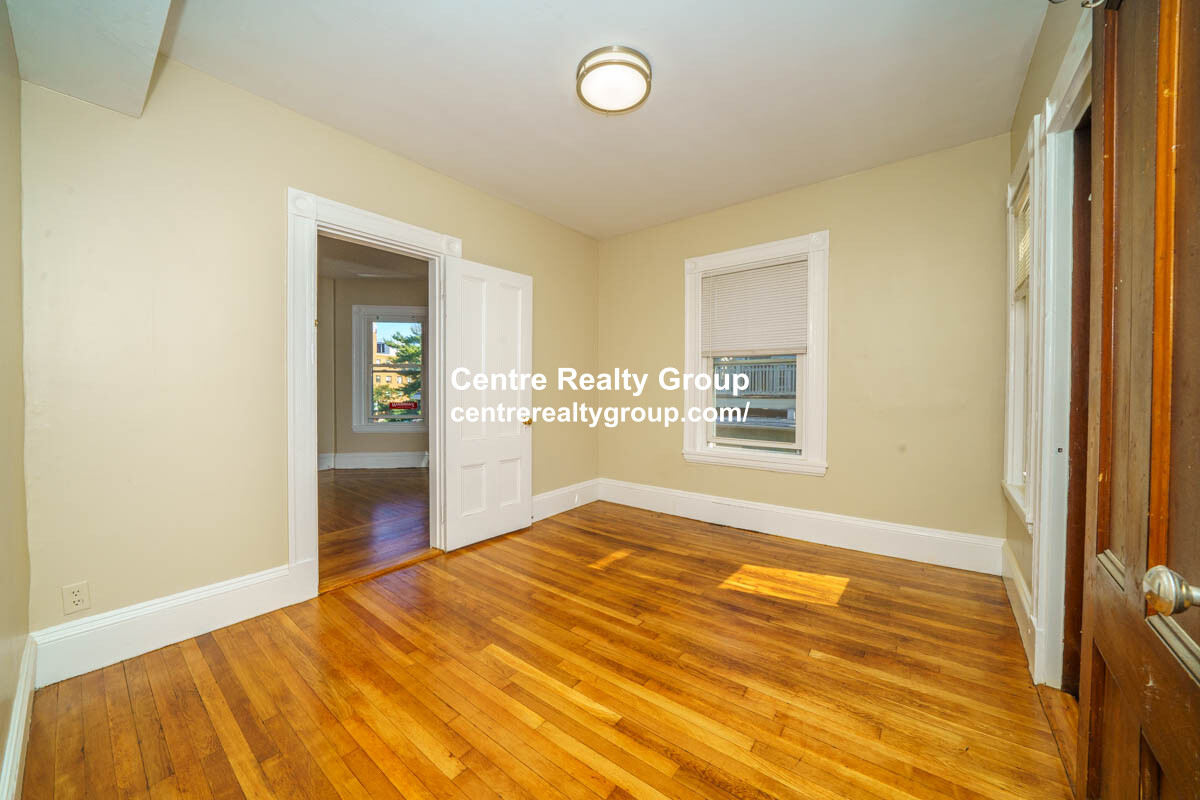 1590 Cambridge St, Harvard Square